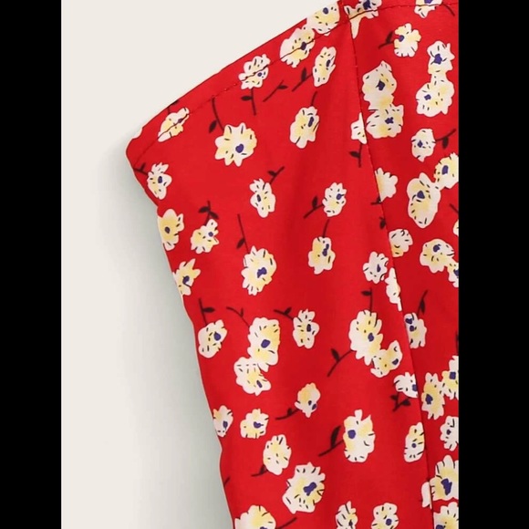 Red dress with white flowers - Picture 4 of 9